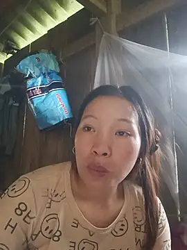 Snapshot of Evelyn-n chatting on July 19, 2026, 3:43 am Evelyn-n online show from July 19, 2026, 3:43 am
