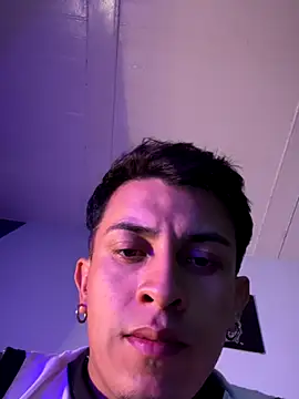 Matias 016 online show from December 3, 2025, 3:36 am