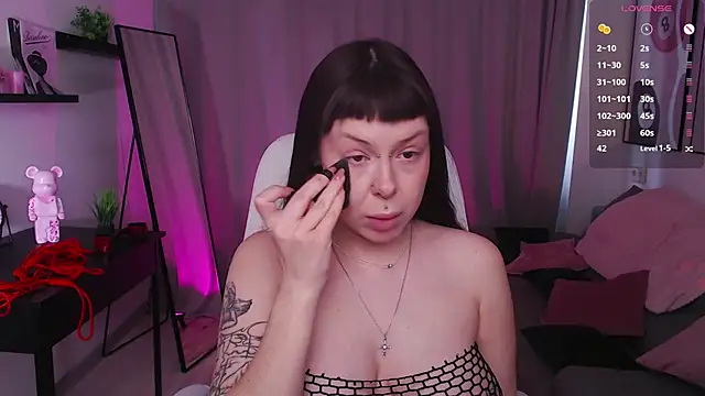 Eliza Bennet online show from March 6, 2026, 7:38 am