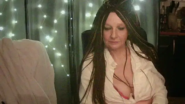 Snapshot of pixxiexo chatting on January 8, 2026, 10:23 pm pixxiexo online show from January 8, 2026, 10:23 pm