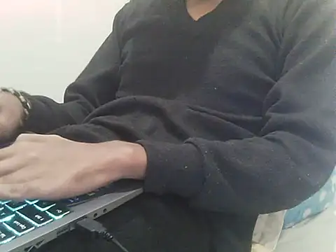 kalalund-up online show from December 3, 2025, 3:32 pm