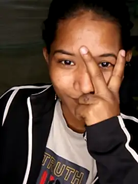 Hot Mira01 online show from December 5, 2025, 6:04 pm