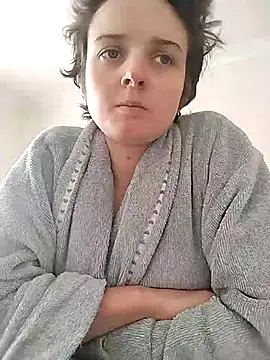 Amy01112 online show from April 21, 2026, 3:17 pm