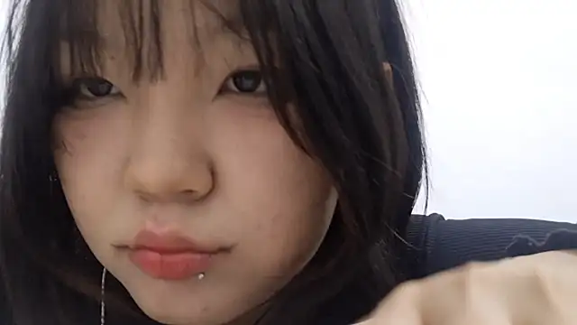 MeowMiaMeow online show from December 2, 2025, 6:14 pm