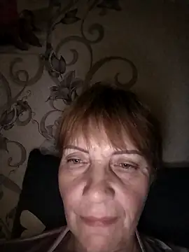 MichelleLove48 online show from April 21, 2026, 9:39 pm