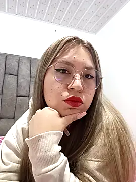 Megan Lopez online show from December 5, 2025, 12:19 am