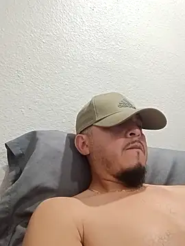 Lalin2323 online show from March 1, 2026, 10:23 pm