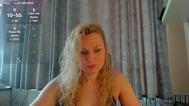 LanaLight x online show from April 12, 2026, 2:00 pm