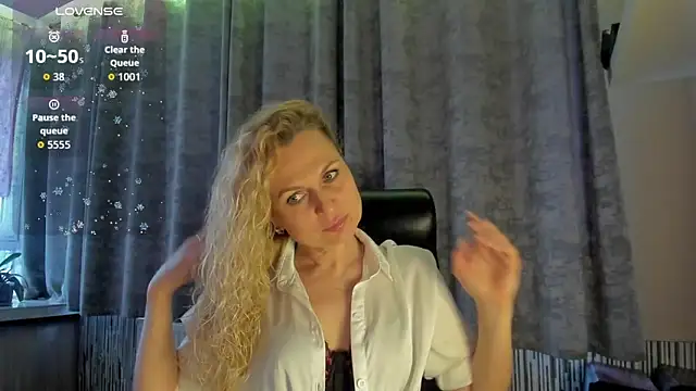 LanaLight x online show from April 23, 2026, 5:04 pm