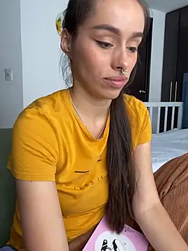 Snapshot of saraarchbould chatting on December 19, 2025, 1:51 pm saraarchbould online show from December 19, 2025, 1:51 pm