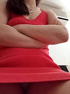 gatitachula93 online show from April 19, 2026, 3:22 pm