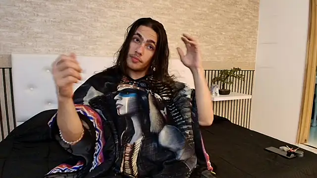 PatrickS25 online show from December 19, 2025, 3:57 am