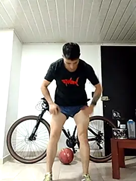 Yucasaurio online show from December 1, 2025, 10:59 pm