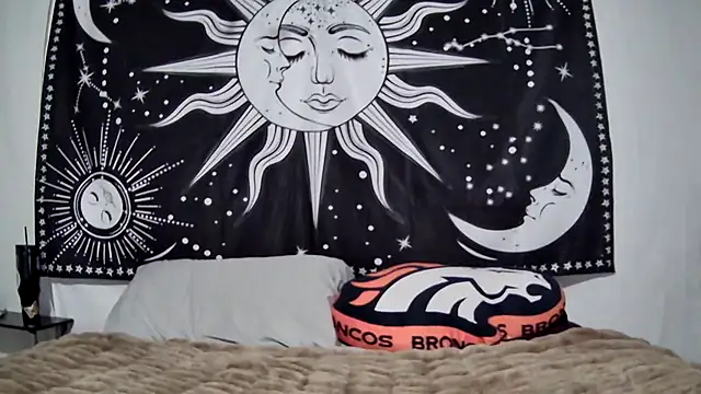 Maexoxo online show from February 4, 2026, 9:48 am