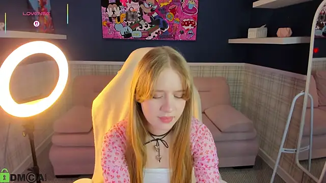 Victori Fox online show from April 18, 2026, 11:49 pm