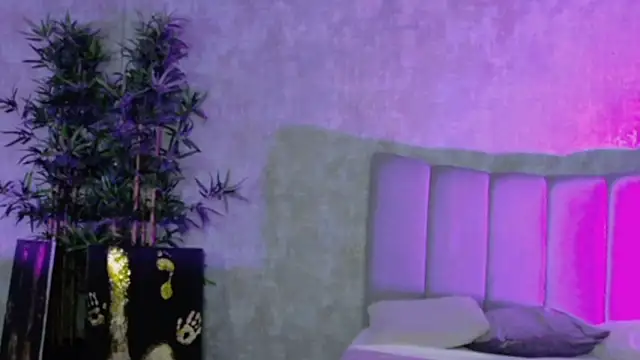 LucyRayy online show from February 20, 2026, 7:58 pm