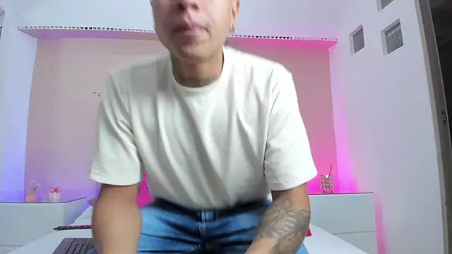 kaylaa sex online show from January 15, 2026, 1:26 pm