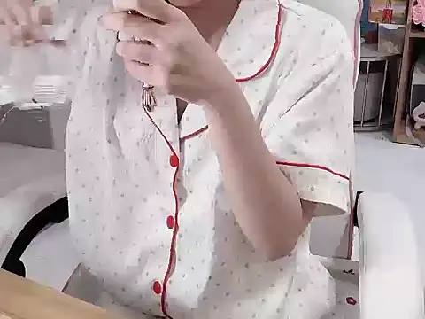 Snapshot of Yuyu-baobei chatting on May 1, 2026, 3:16 pm Yuyu-baobei online show from May 1, 2026, 3:16 pm