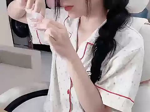 Snapshot of Yuyu-baobei chatting on May 7, 2026, 5:18 pm Yuyu-baobei online show from May 7, 2026, 5:18 pm