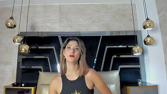 JulietaWales online show from December 18, 2025, 11:49 am