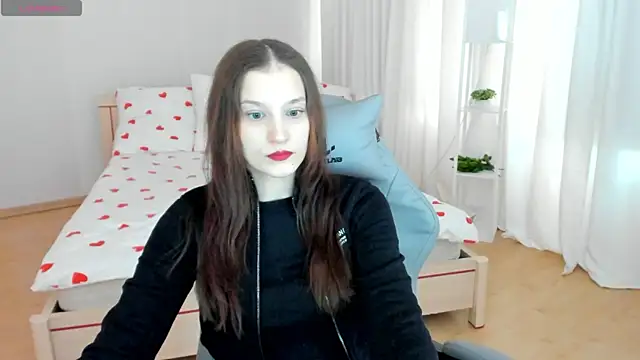 KrisDoeil online show from April 15, 2026, 2:18 am