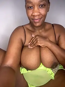 GiantClithpee online show from December 17, 2025, 11:55 pm