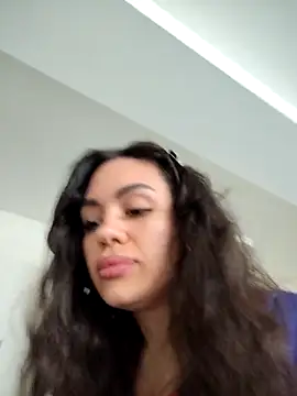 SiennaLuxexx online show from April 6, 2026, 10:38 am