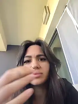 SiennaLuxexx online show from April 19, 2026, 9:30 am