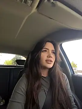 SiennaLuxexx online show from April 27, 2026, 9:40 am