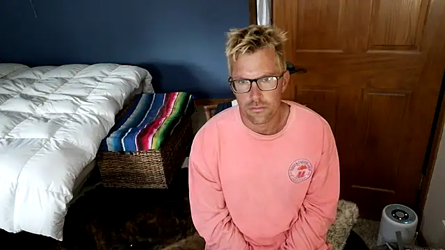 Snapshot of SpunRedneck chatting on June 20, 2026, 12:03 am SpunRedneck online show from June 20, 2026, 12:03 am