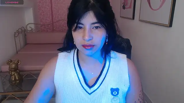 Snapshot of Nina_harpper_ chatting on January 14, 2026, 1:17 pm Nina harpper online show from January 14, 2026, 1:17 pm