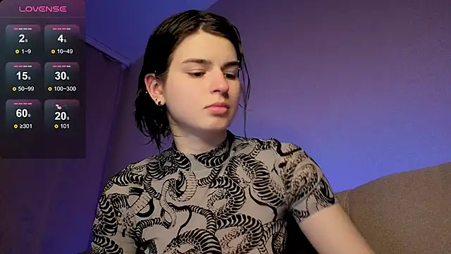 lololozhechka online show from April 21, 2026, 7:28 pm