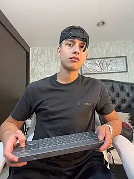 Lander Cruz online show from June 5, 2026, 6:13 pm