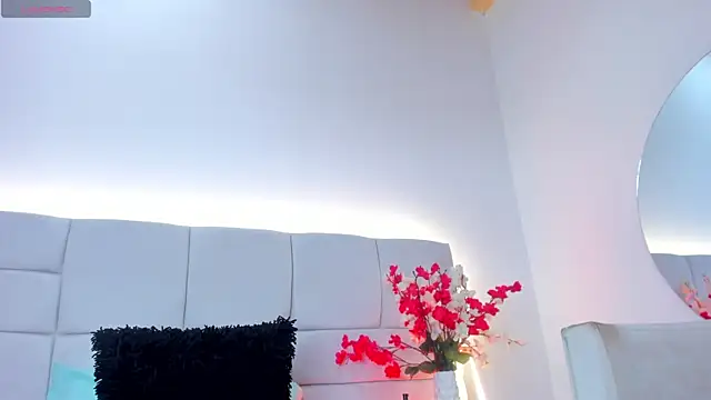 MajoLinares online show from April 6, 2026, 7:15 pm