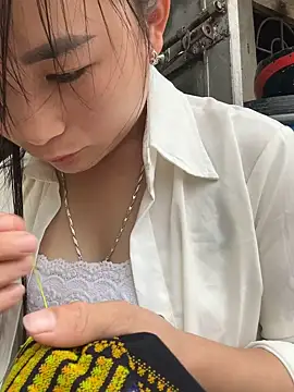 Maiphu34 online show from April 21, 2026, 2:04 am