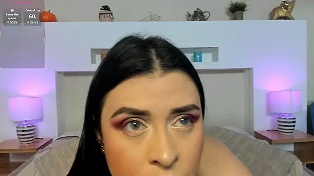 AnikaRomanoff  online show from January 13, 2026, 11:26 am