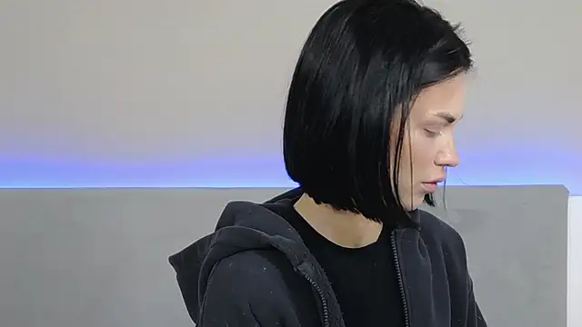 RachaelMils online show from April 29, 2026, 3:43 am