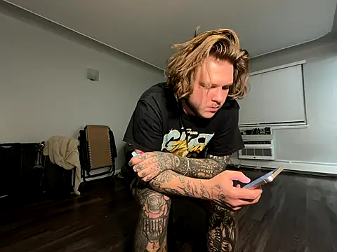 Tatertats online show from December 2, 2025, 5:35 am