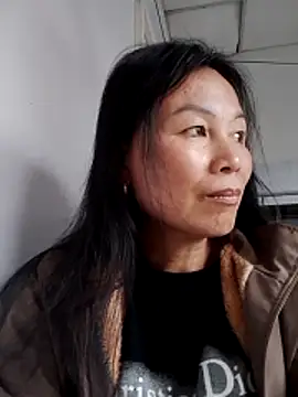 Lili-123k online show from February 9, 2026, 3:32 am