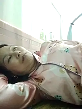 Lili-123k online show from April 16, 2026, 8:48 am