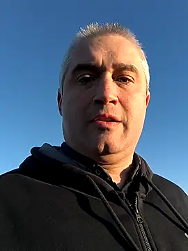 Olomoucak1982 online show from April 7, 2026, 4:51 pm