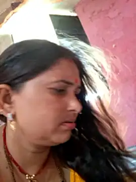 Snapshot of Your-shreya143 chatting on May 15, 2026, 9:27 am Your-shreya143 online show from May 15, 2026, 9:27 am