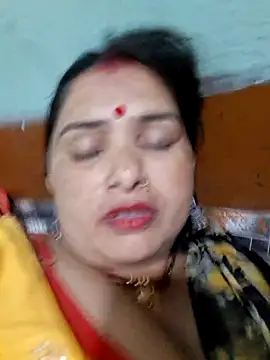 Snapshot of Your-shreya143 chatting on June 3, 2026, 11:24 am Your-shreya143 online show from June 3, 2026, 11:24 am