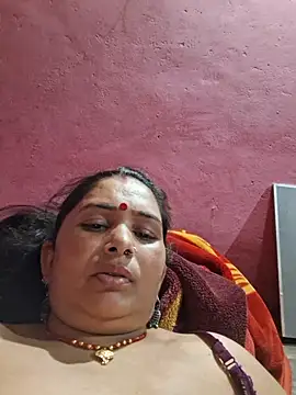 Snapshot of Your-shreya143 chatting on June 7, 2026, 10:13 pm Your-shreya143 online show from June 7, 2026, 10:13 pm
