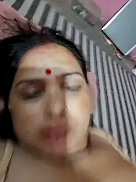 Your-shreya143 online show from June 19, 2026, 9:29 pm
