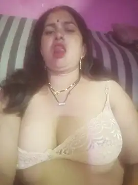 Your-shreya143 online show from July 22, 2026, 9:39 pm