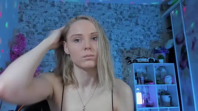 Snapshot of Gina_Gina_love chatting on April 24, 2026, 1:19 am Gina Gina love online show from April 24, 2026, 1:19 am