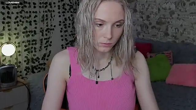 Snapshot of Gina_Gina_love chatting on May 28, 2026, 1:03 am Gina Gina love online show from May 28, 2026, 1:03 am