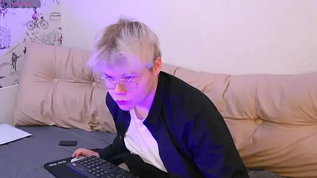 Snapshot of Brian_Mils chatting on December 14, 2025, 12:21 pm Brian Mils online show from December 14, 2025, 12:21 pm