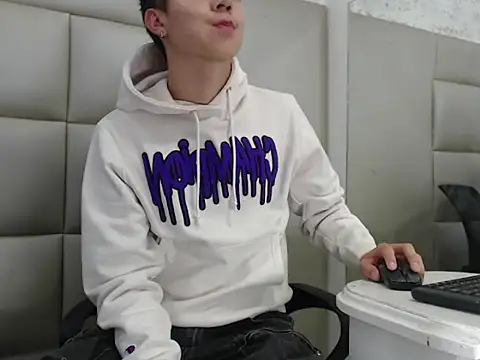 JuanGomm online show from December 20, 2025, 4:08 am